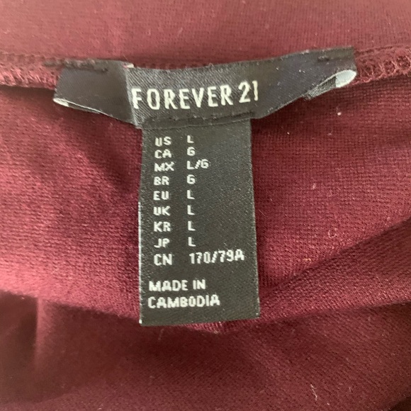 Short maroon skirt - Picture 3 of 4